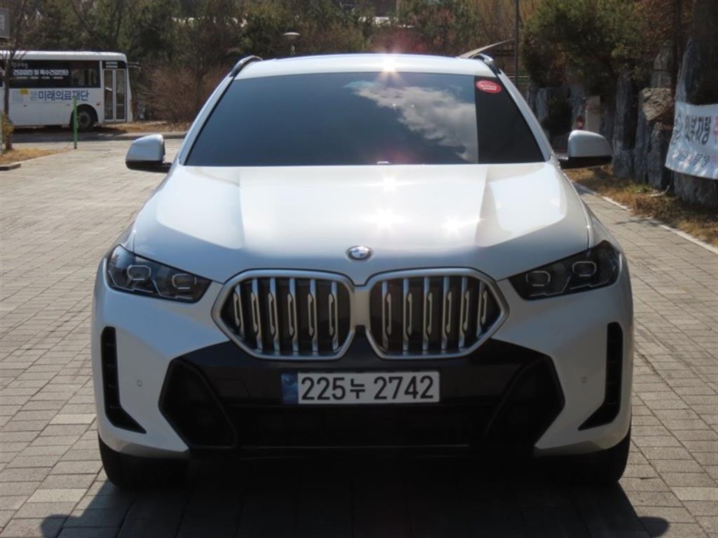 BMW X6 2025 - Importación desde Corea - HF Imports Iquique - Foto 1