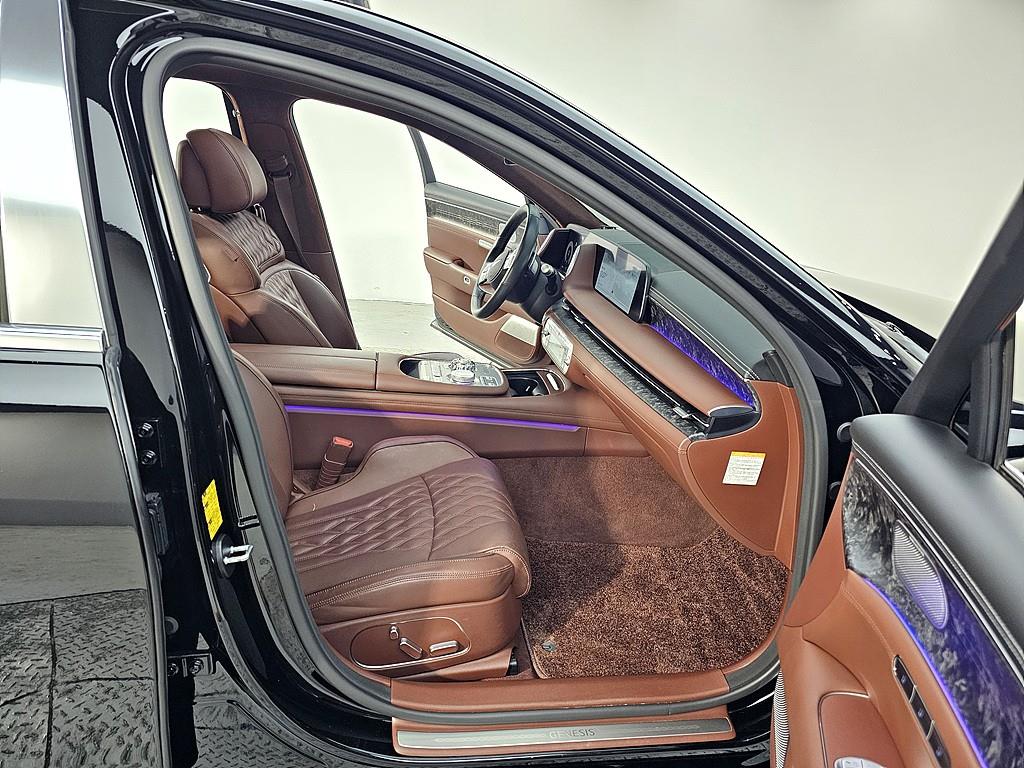 Genesis G90 - Vista 11