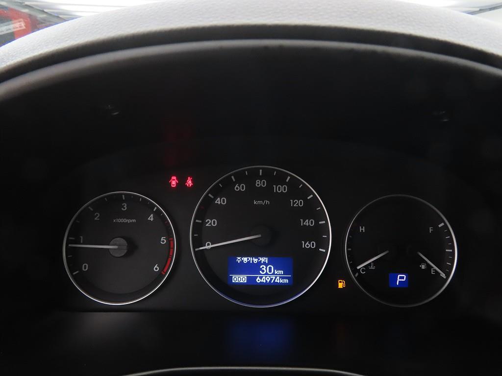 HYUNDAI Starex - Vista 9