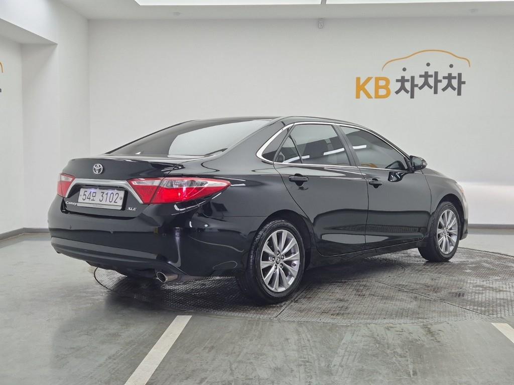 Toyota Camry - Vista 4