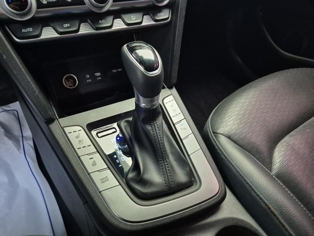 HYUNDAI Avante - Vista 8