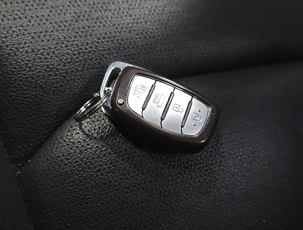 HYUNDAI Avante 2019 Gris - Importación desde Corea - HF Imports Iquique - Foto 16