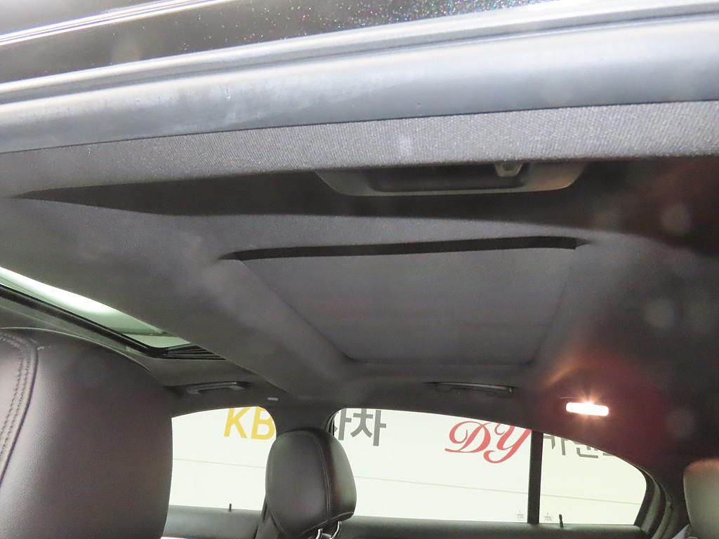 Lincoln MKS - Vista 12