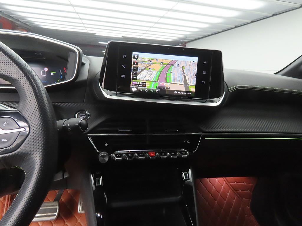 Peugeot 208 - Vista 10