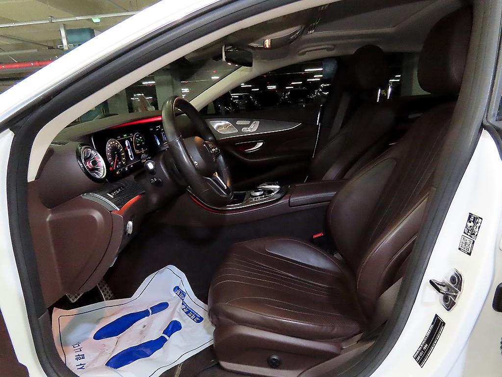 Mercedes Benz CLS Class - Vista 6