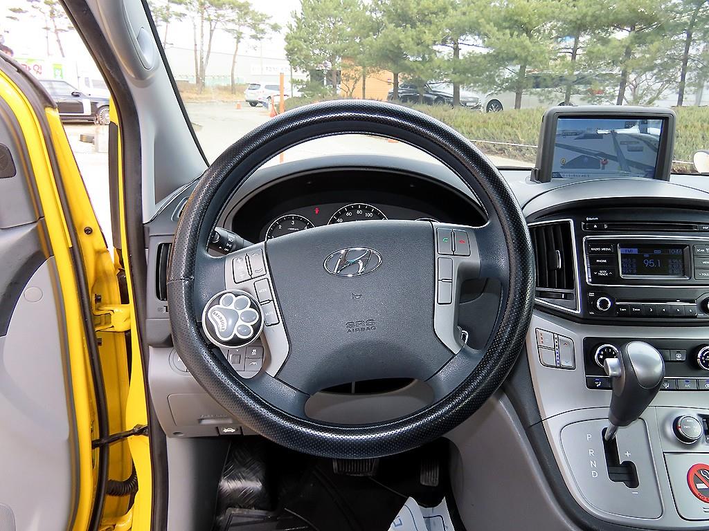 HYUNDAI Starex - Vista 9