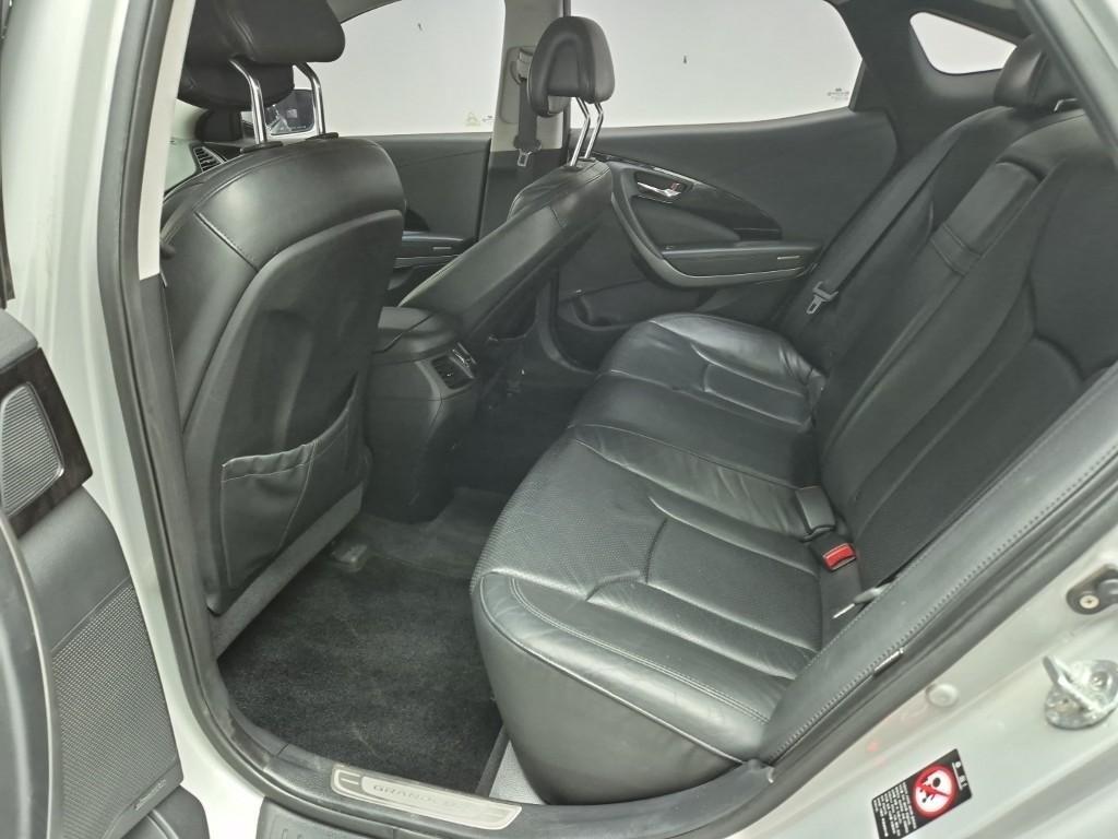 HYUNDAI Grandeur - Vista 12