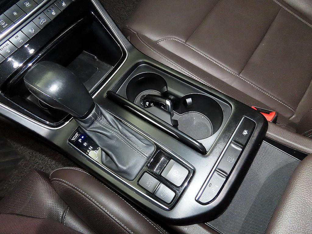 HYUNDAI Grandeur - Vista 11