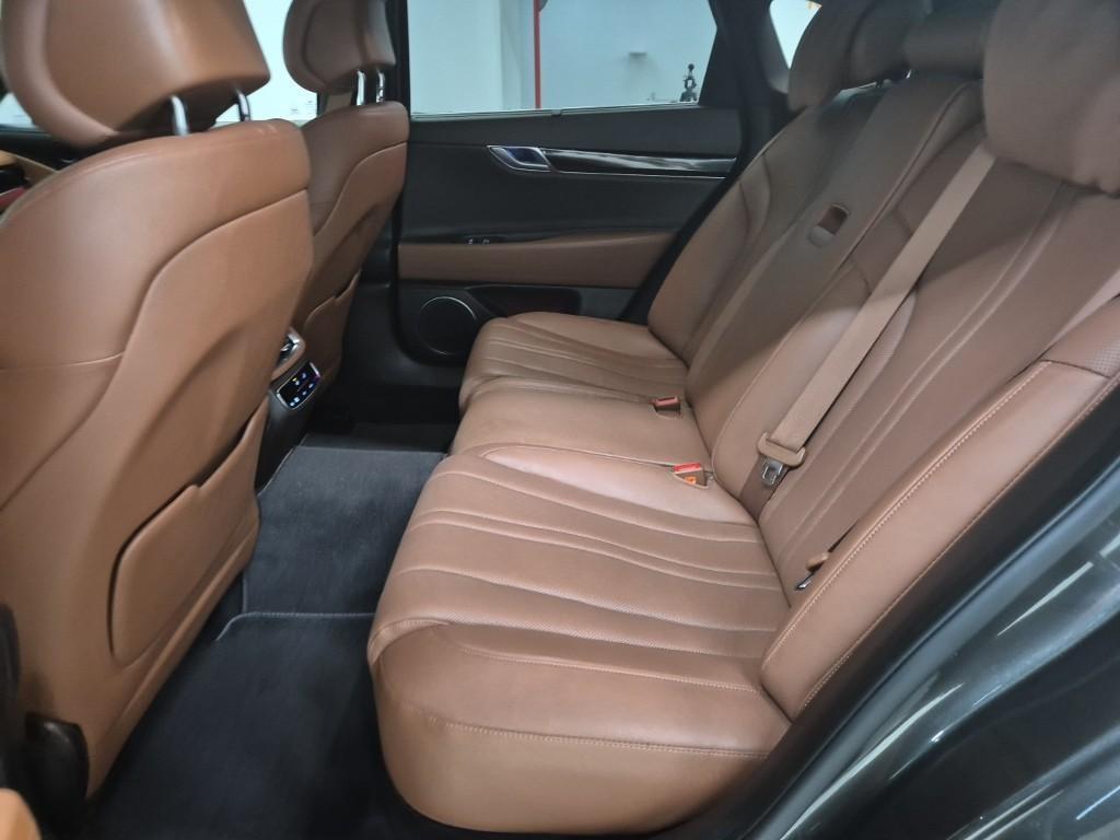 Genesis G80 - Vista 12