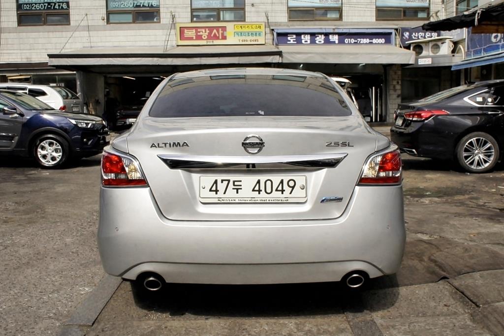 Nissan Altima - Vista 4