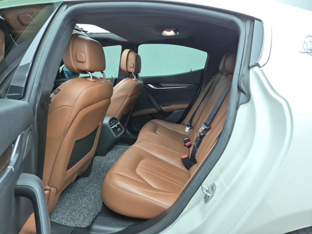 Maserati Ghibli - Vista 12