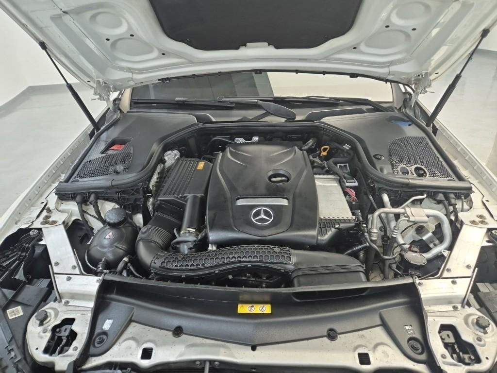 Mercedes Benz E class - Vista 5