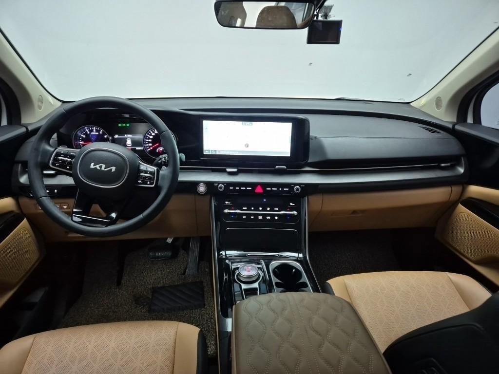 KIA Carnival - Vista 8