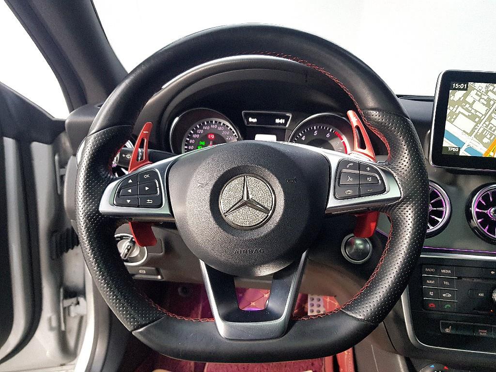 Mercedes Benz CLA Class - Vista 10