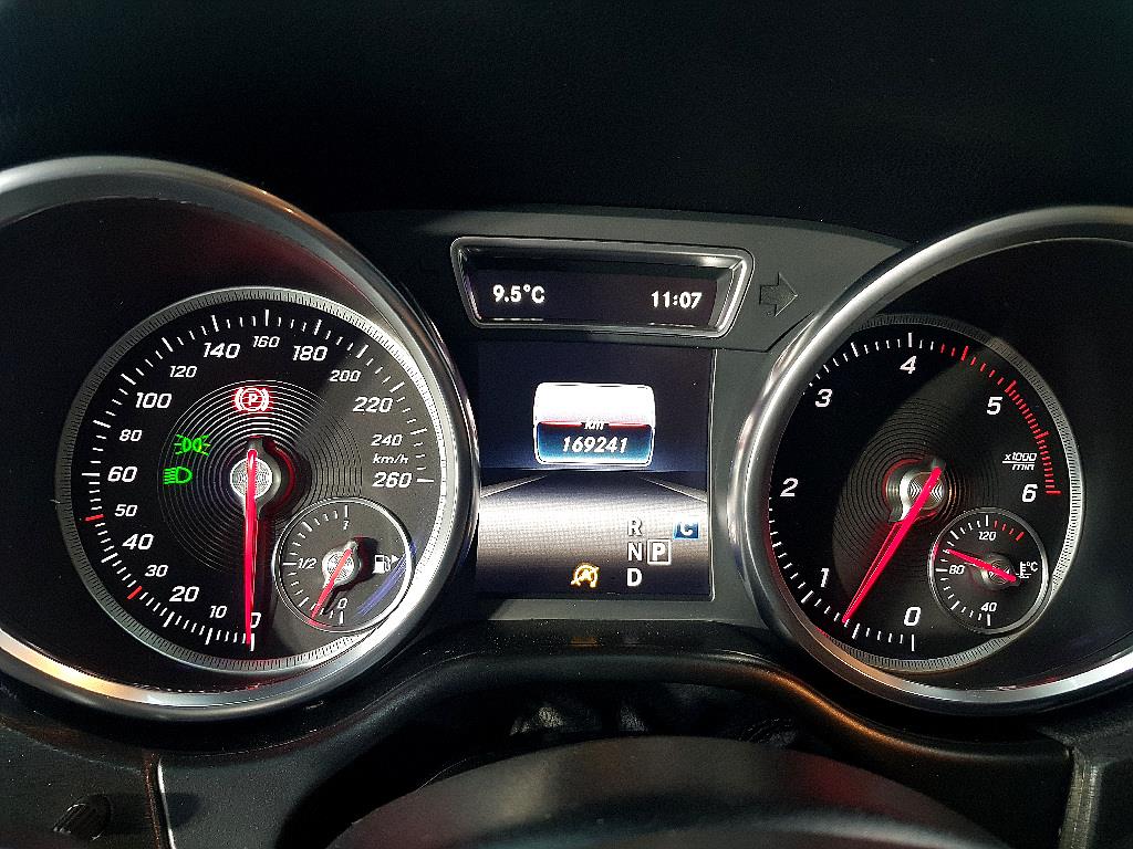 Mercedes Benz GLE Class - Vista 7