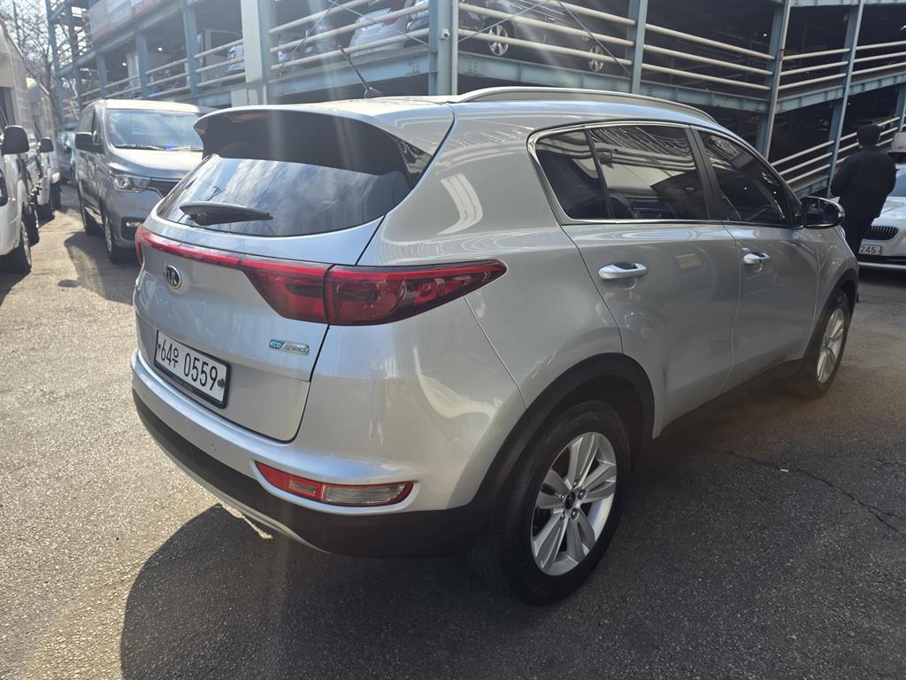 KIA Sportage - Vista 4