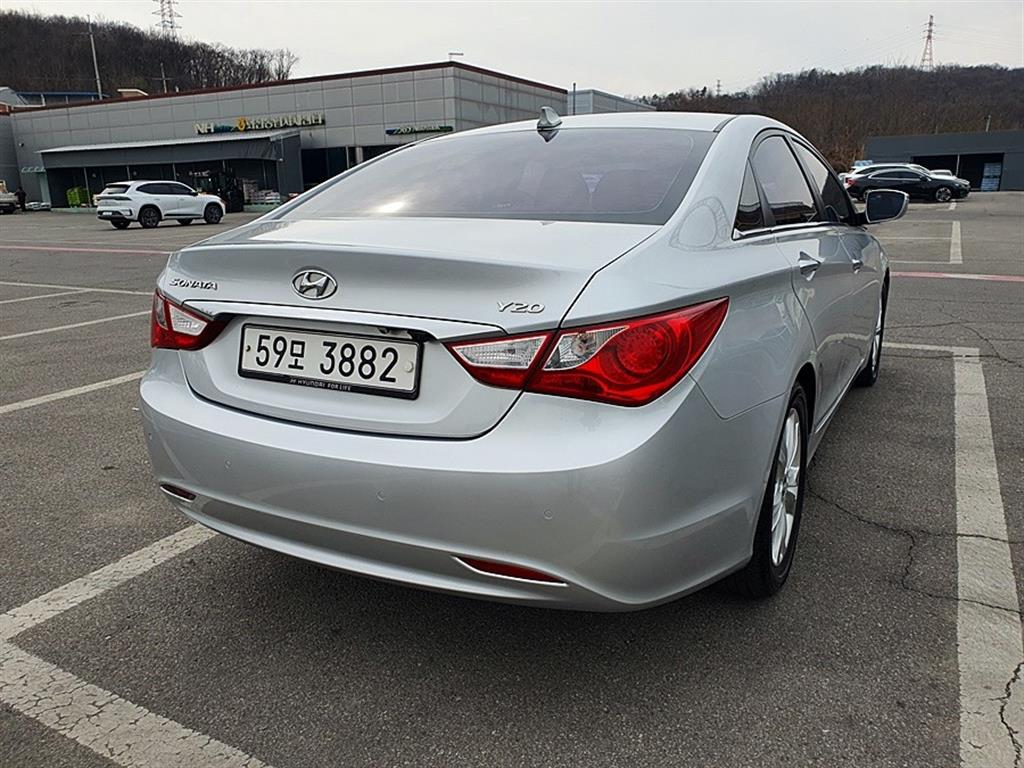 HYUNDAI Sonata - Vista 6