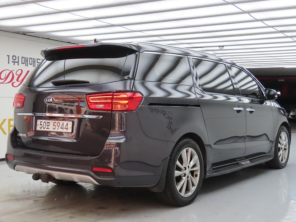 KIA Carnival - Vista 3