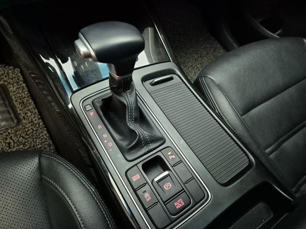 KIA Sorento - Vista 8