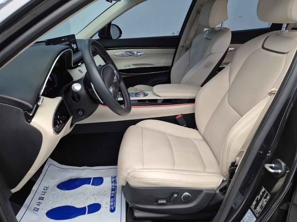 Genesis GV70 - Vista 11