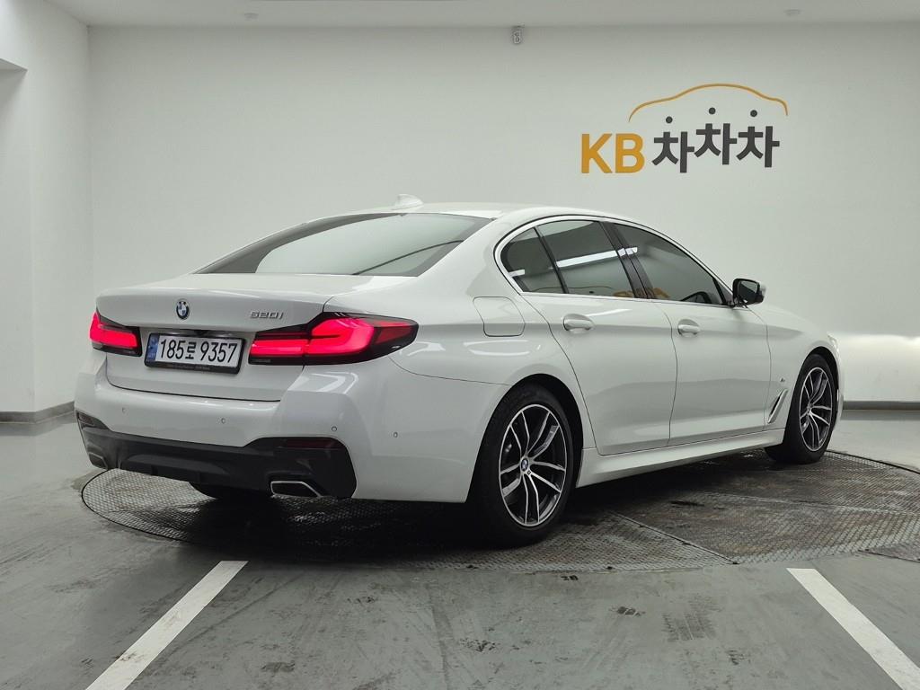 BMW 5 Series - Vista 4