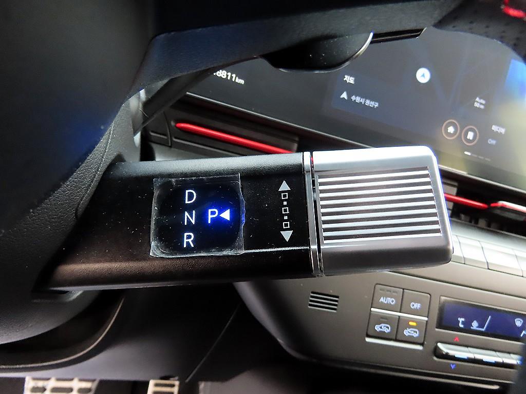 HYUNDAI Kona - Vista 10