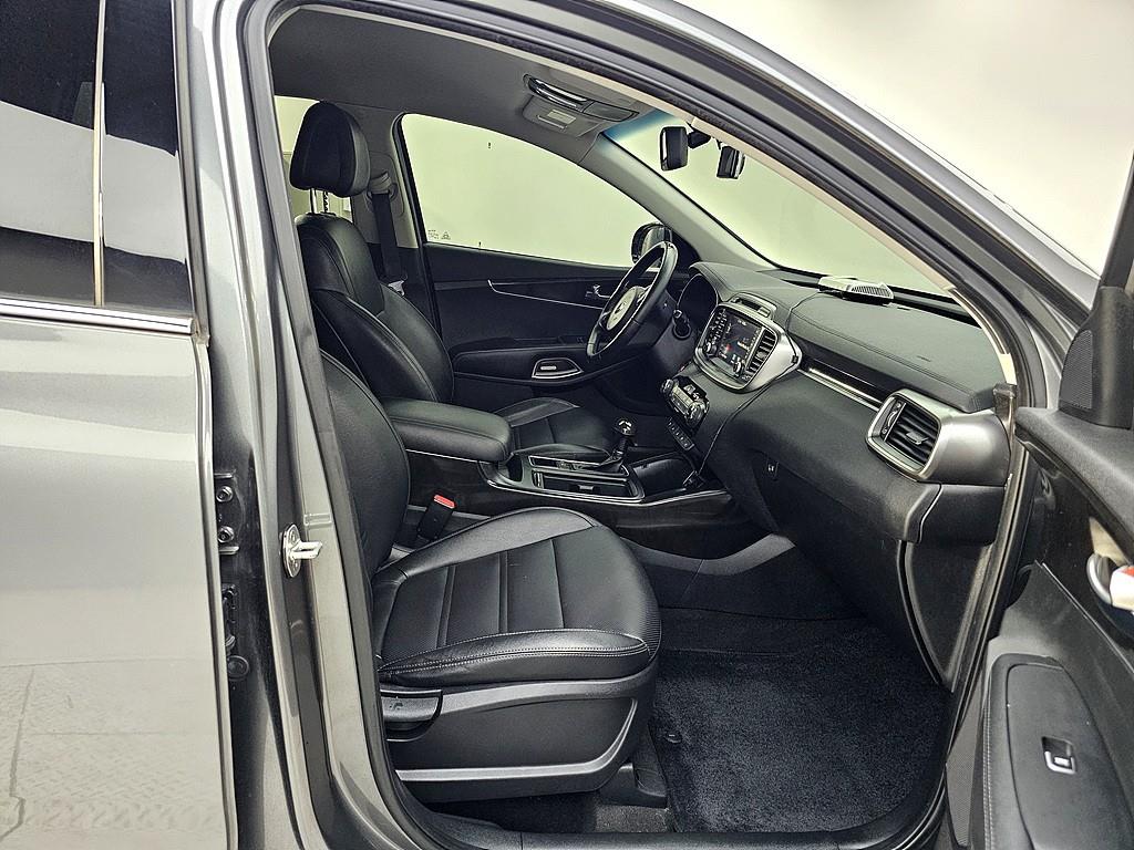 KIA Sorento - Vista 11