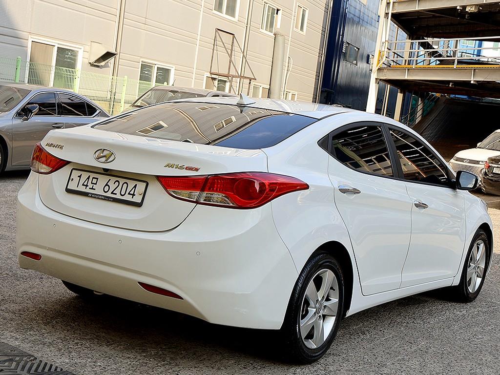 HYUNDAI Avante - Vista 7