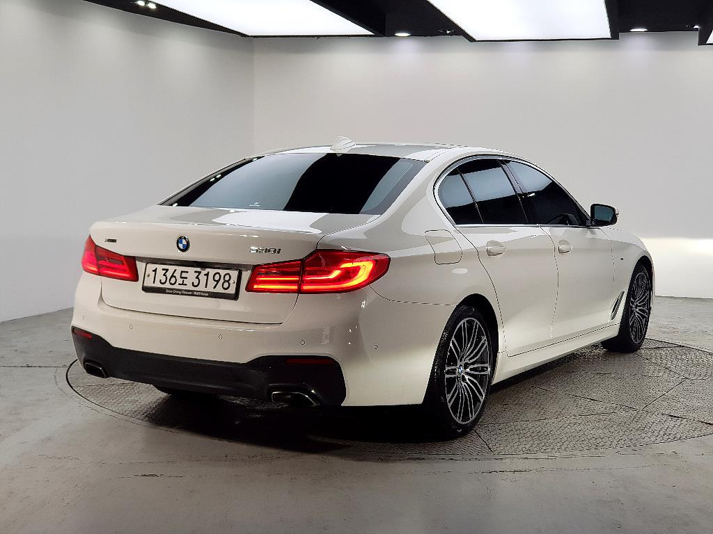 BMW 5 Series - Vista 4