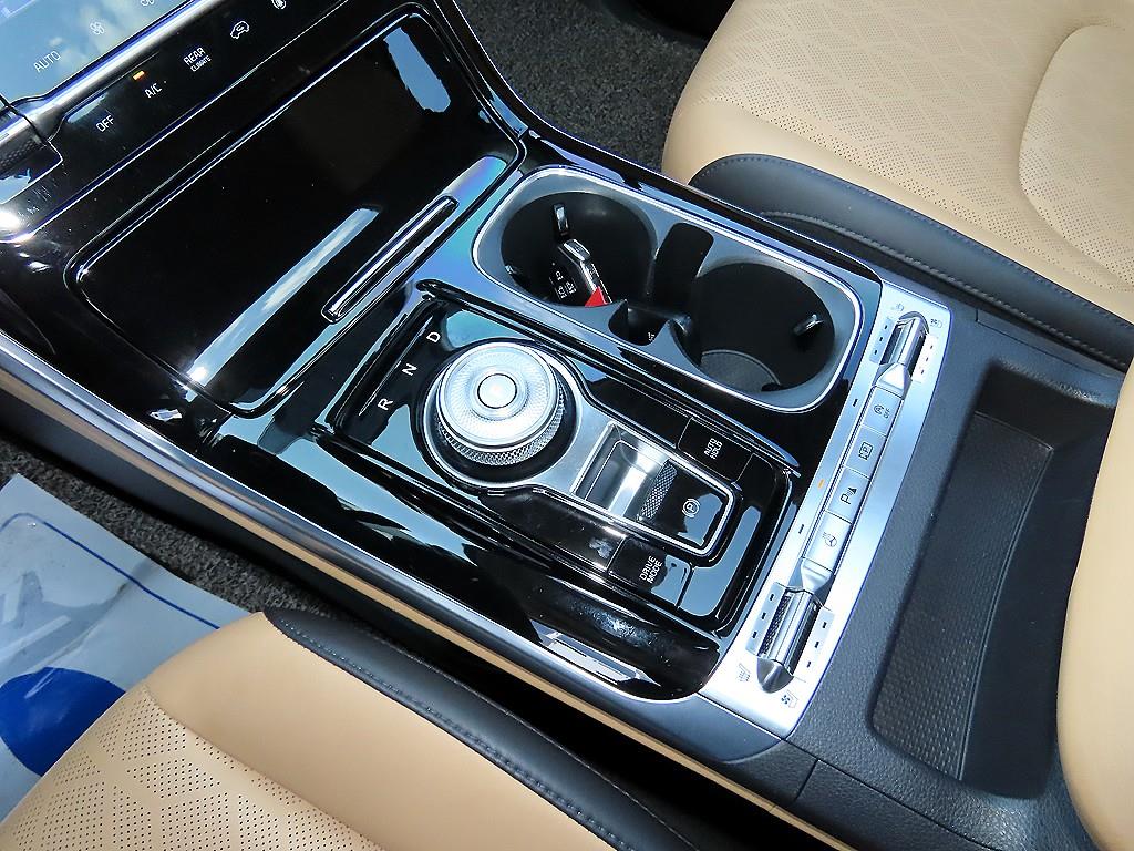 KIA Carnival - Vista 11