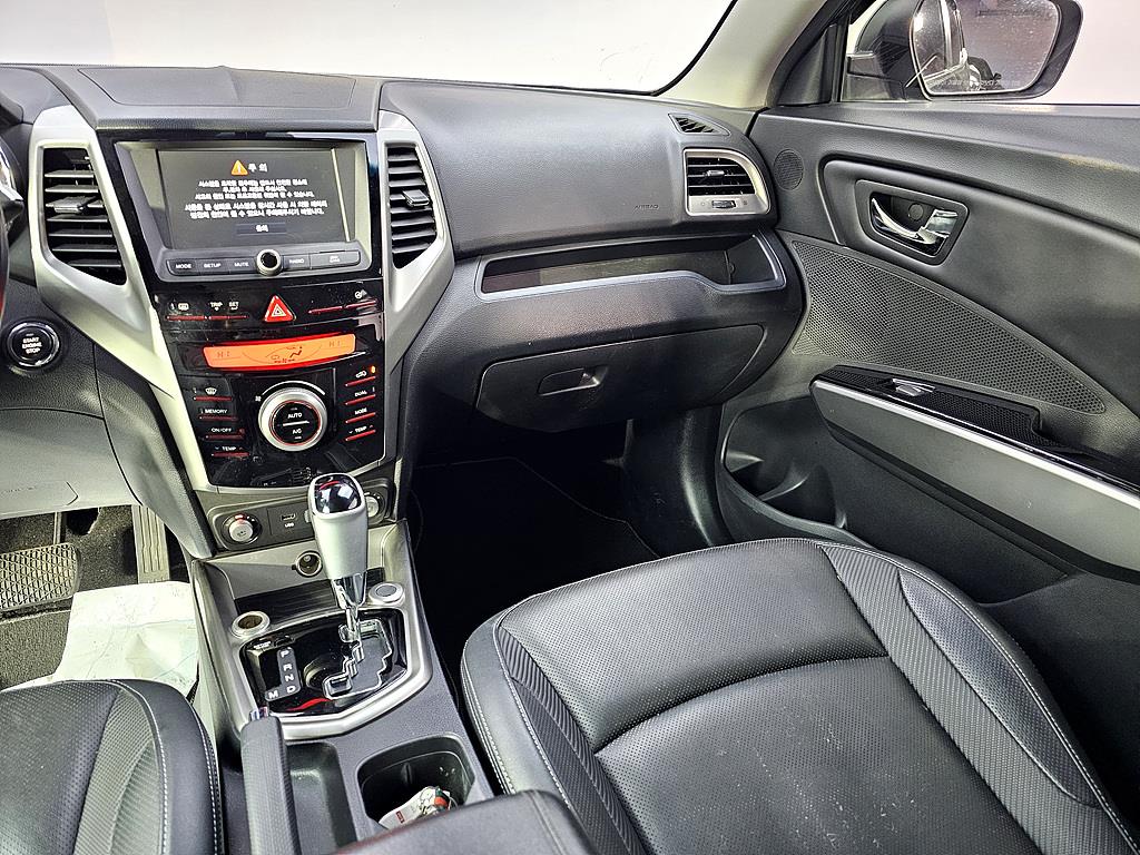 Ssangyong Tivoli - Vista 10