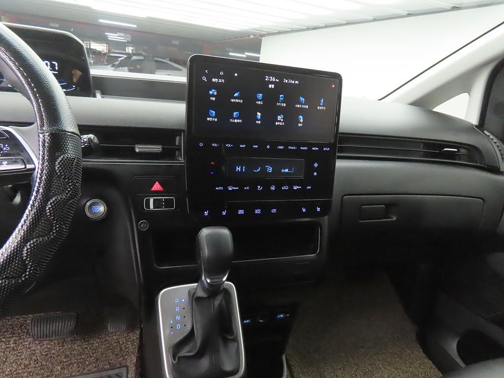 HYUNDAI Staria - Vista 10