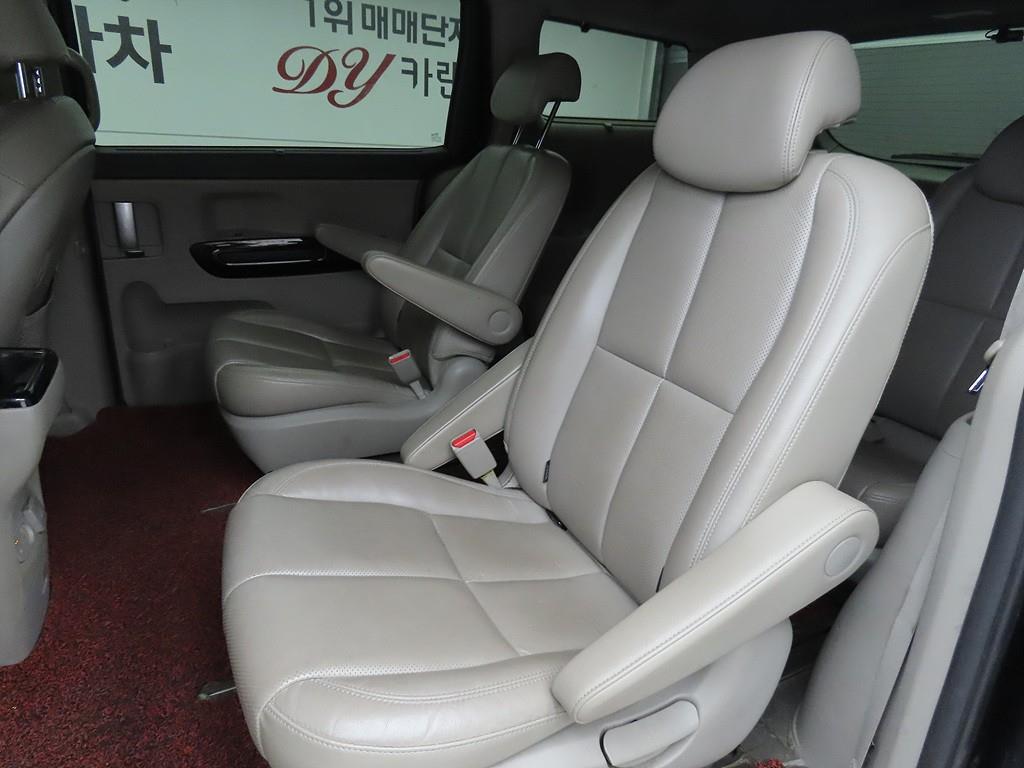 KIA Carnival - Vista 6