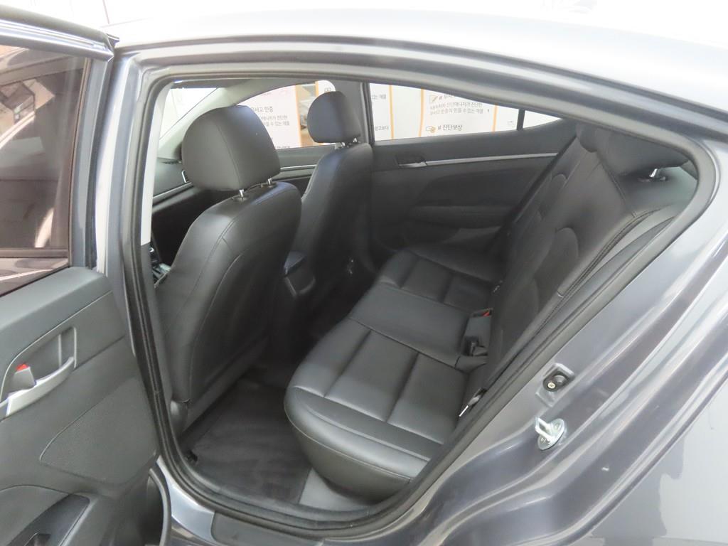 HYUNDAI Avante - Vista 6