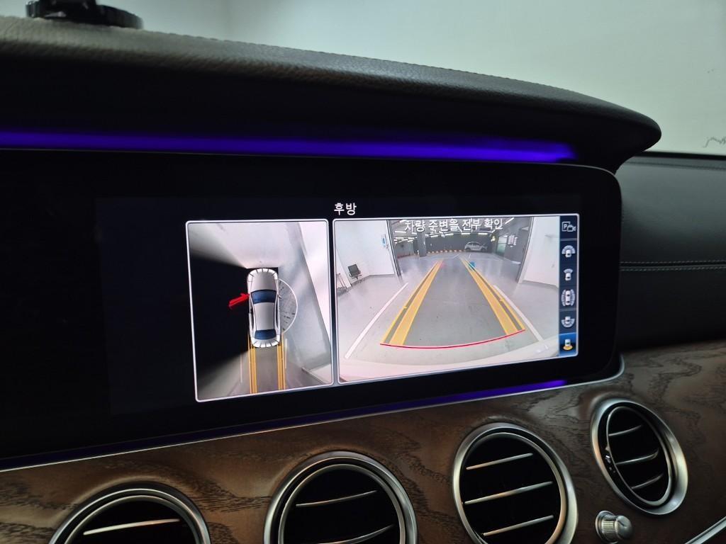 Mercedes Benz E class - Vista 9