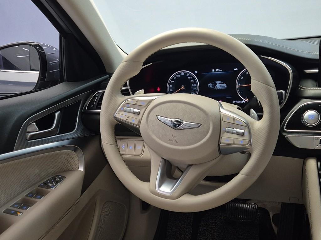 Genesis G70 - Vista 8