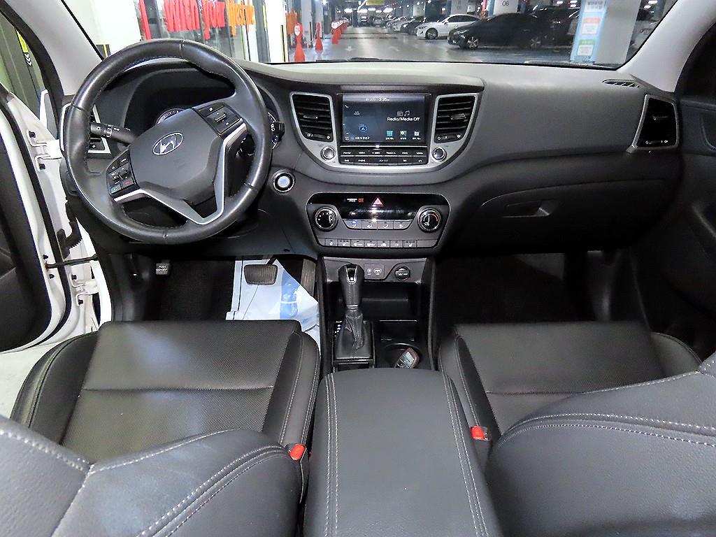 HYUNDAI Tucson - Vista 10