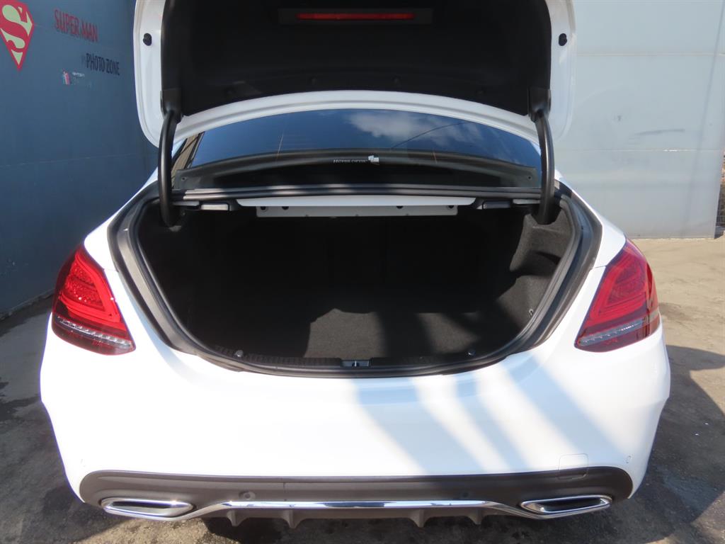 Mercedes Benz C Class - Vista 9