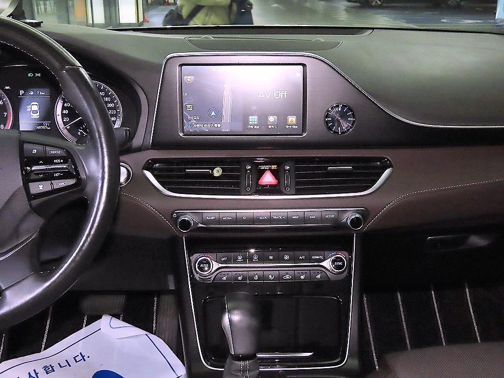 HYUNDAI Grandeur - Vista 11