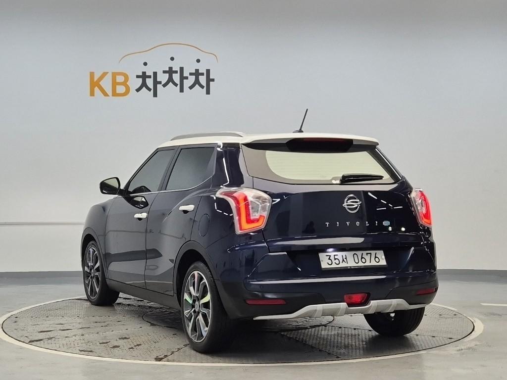 Ssangyong Tivoli - Vista 2