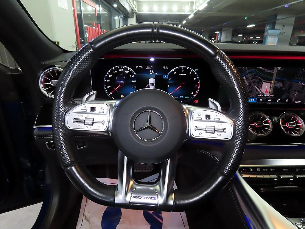 Mercedes Benz AMG GT - Vista 8