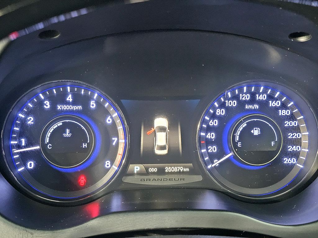 HYUNDAI Grandeur - Vista 7