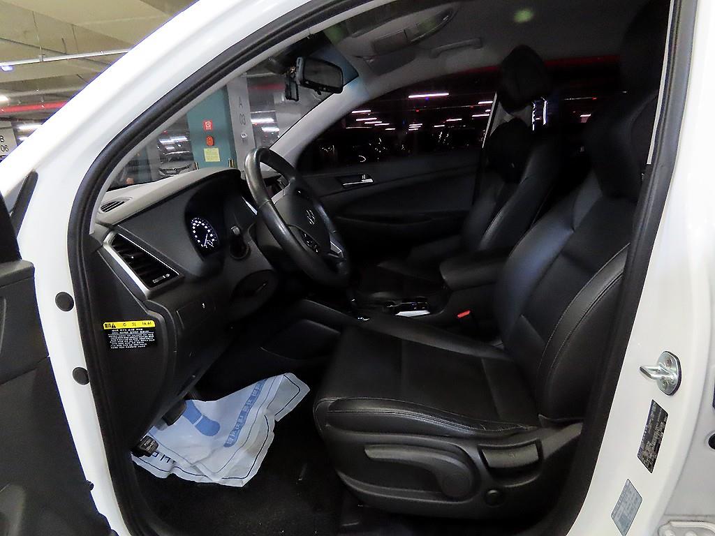 HYUNDAI Tucson - Vista 6