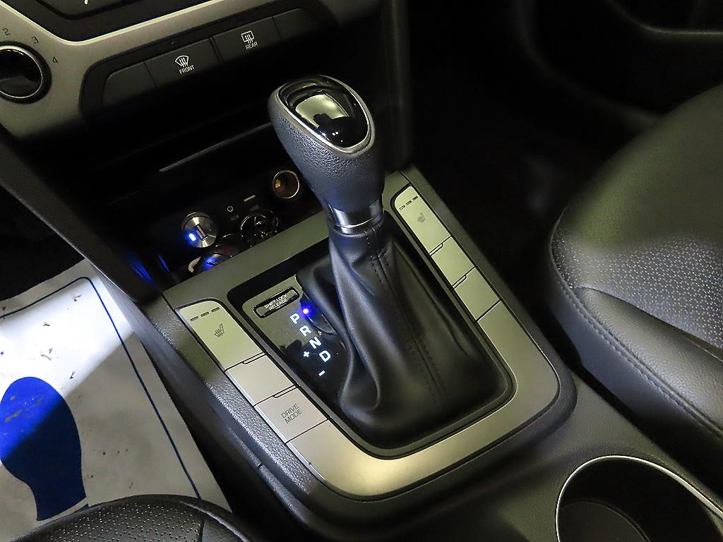 HYUNDAI Avante - Vista 12