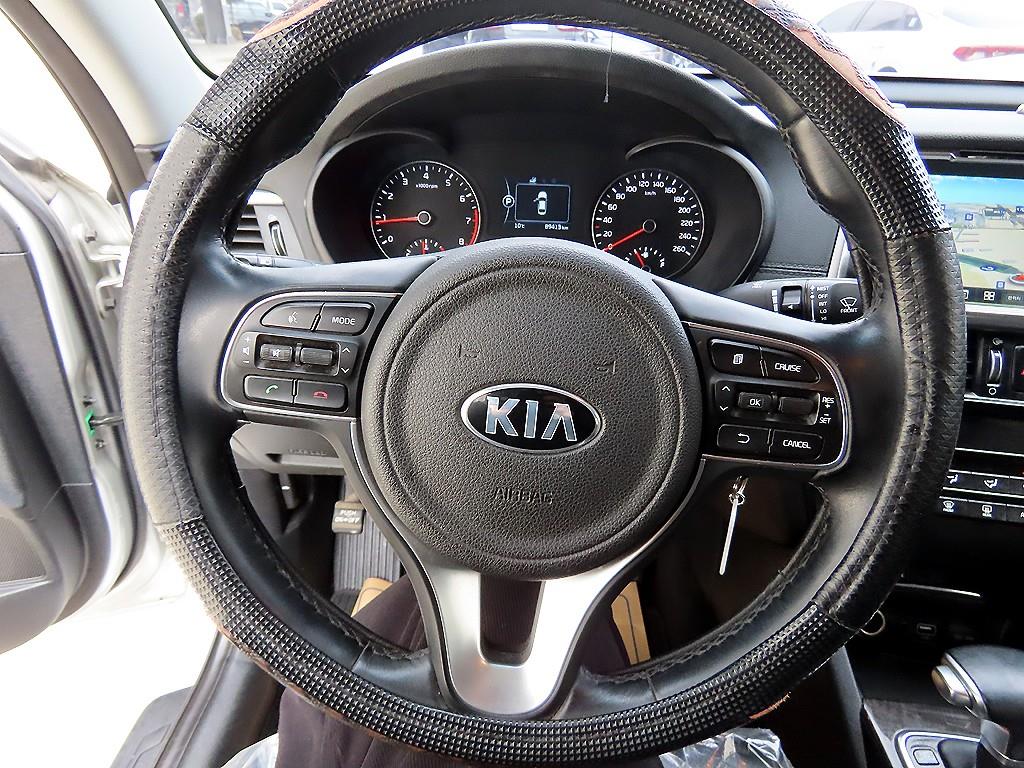 KIA K5 - Vista 8