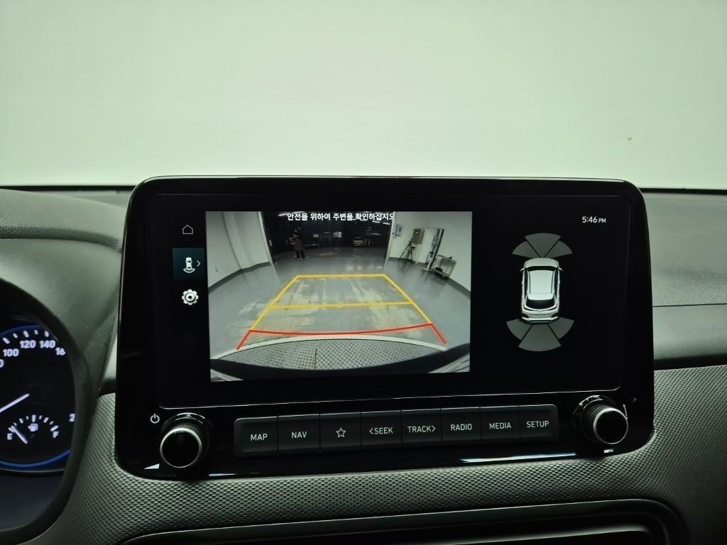 HYUNDAI Kona - Vista 11