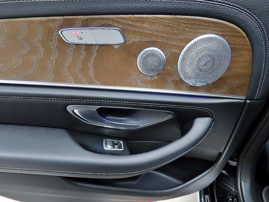 Mercedes Benz E class - Vista 12