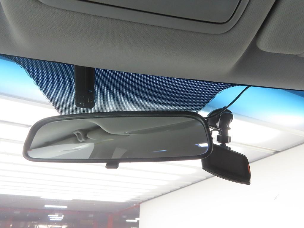 HYUNDAI Avante - Vista 12