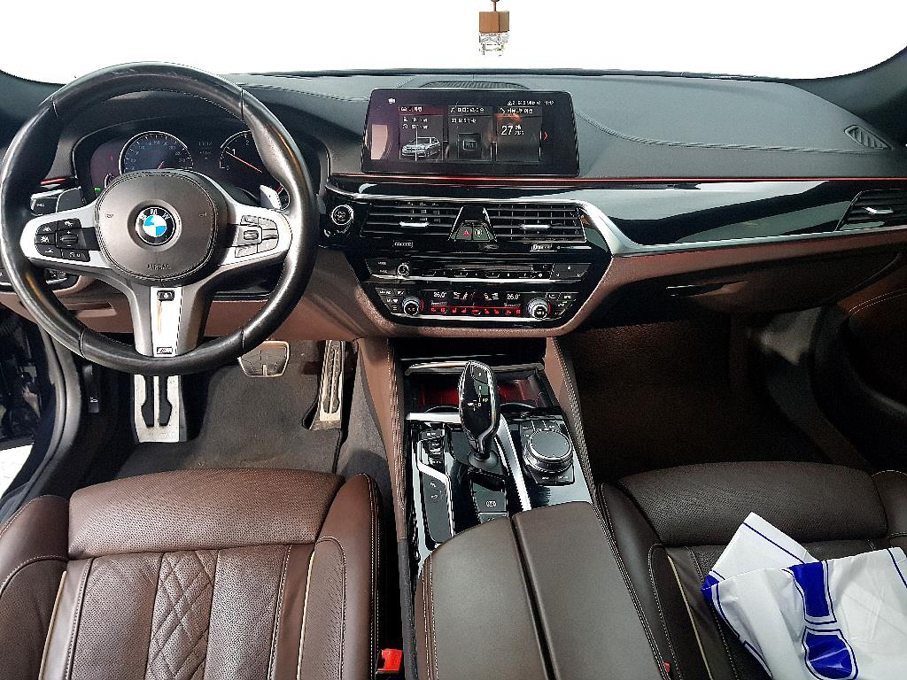 BMW 5 Series - Vista 5