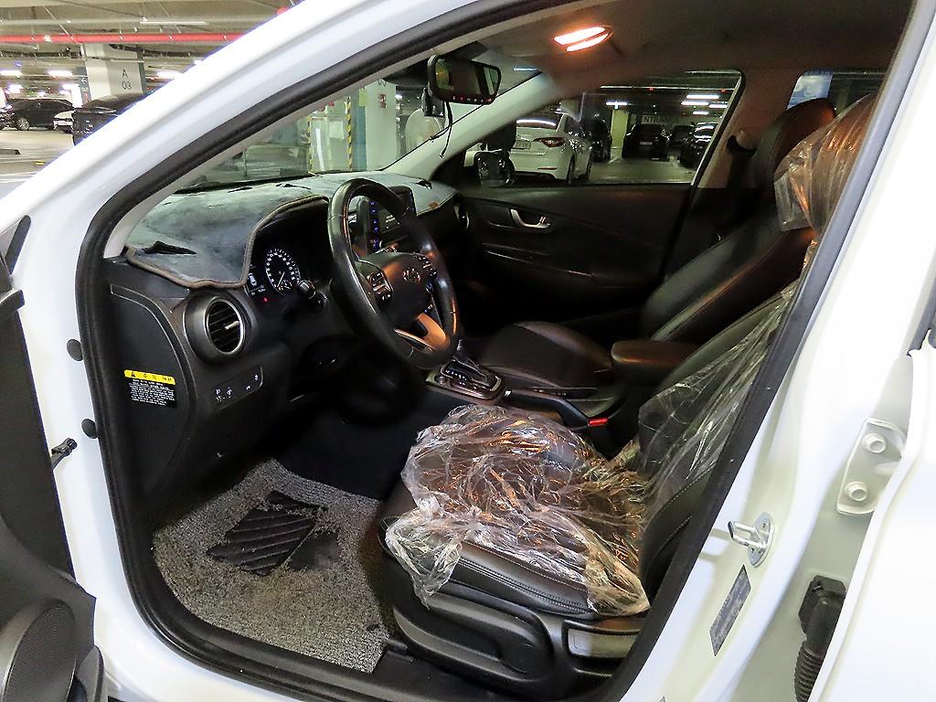 HYUNDAI Kona - Vista 6